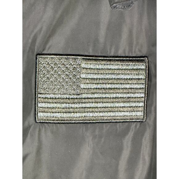 Project Rock Under Armour Freedom USA Veteran's Day Bomber Jacket Mens Small - Picture 5 of 12